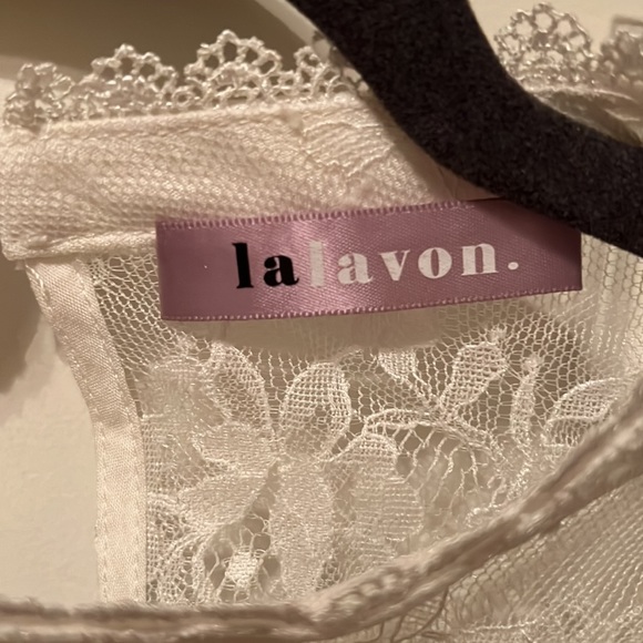La Lavon Lace Blouse - Picture 4 of 7